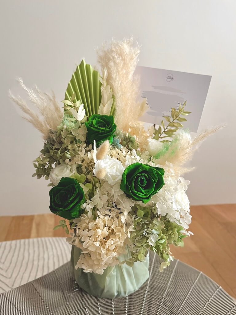 Thoughtful Omakase bloom box with preserved flowers in a stylish display, made for special occasions