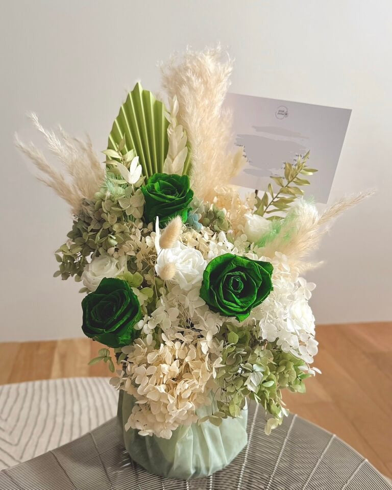 Thoughtful Omakase bloom box with preserved flowers in a stylish display, made for special occasions