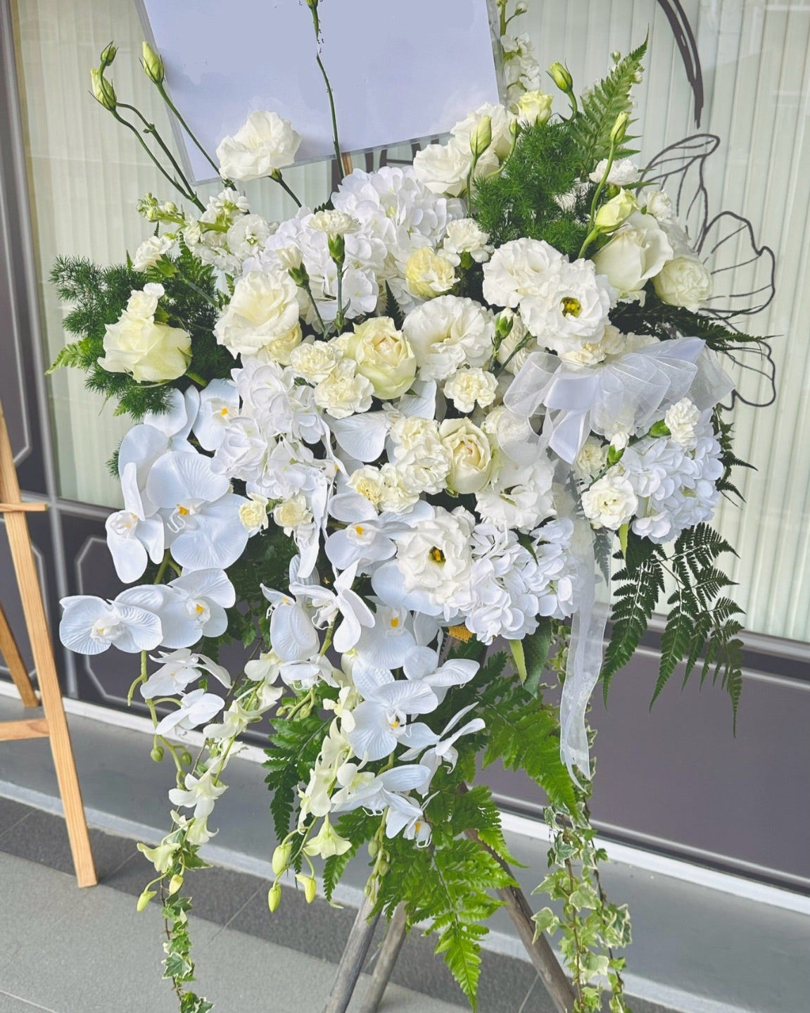 Peaceful Wishes White and Green Flower Wreath