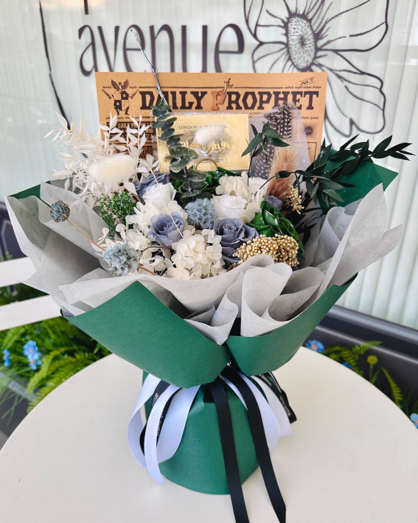 slytherin use bouquet posed standing