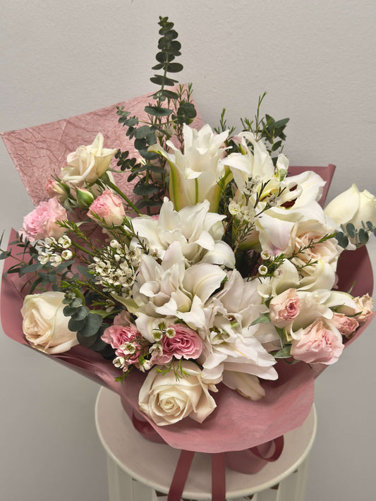 lily bouquet omakase soft and light theme pink 