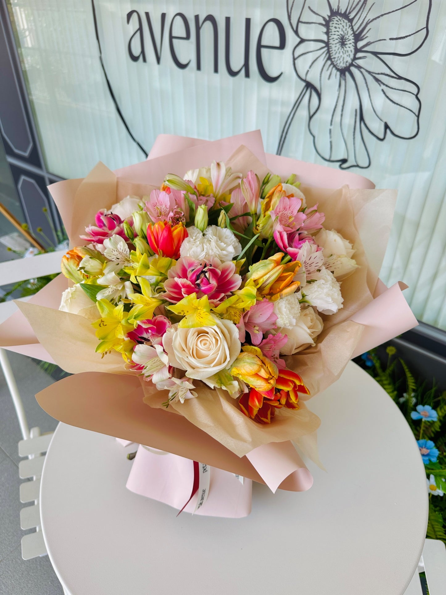 Omakase Oversized Tulip Bouquet