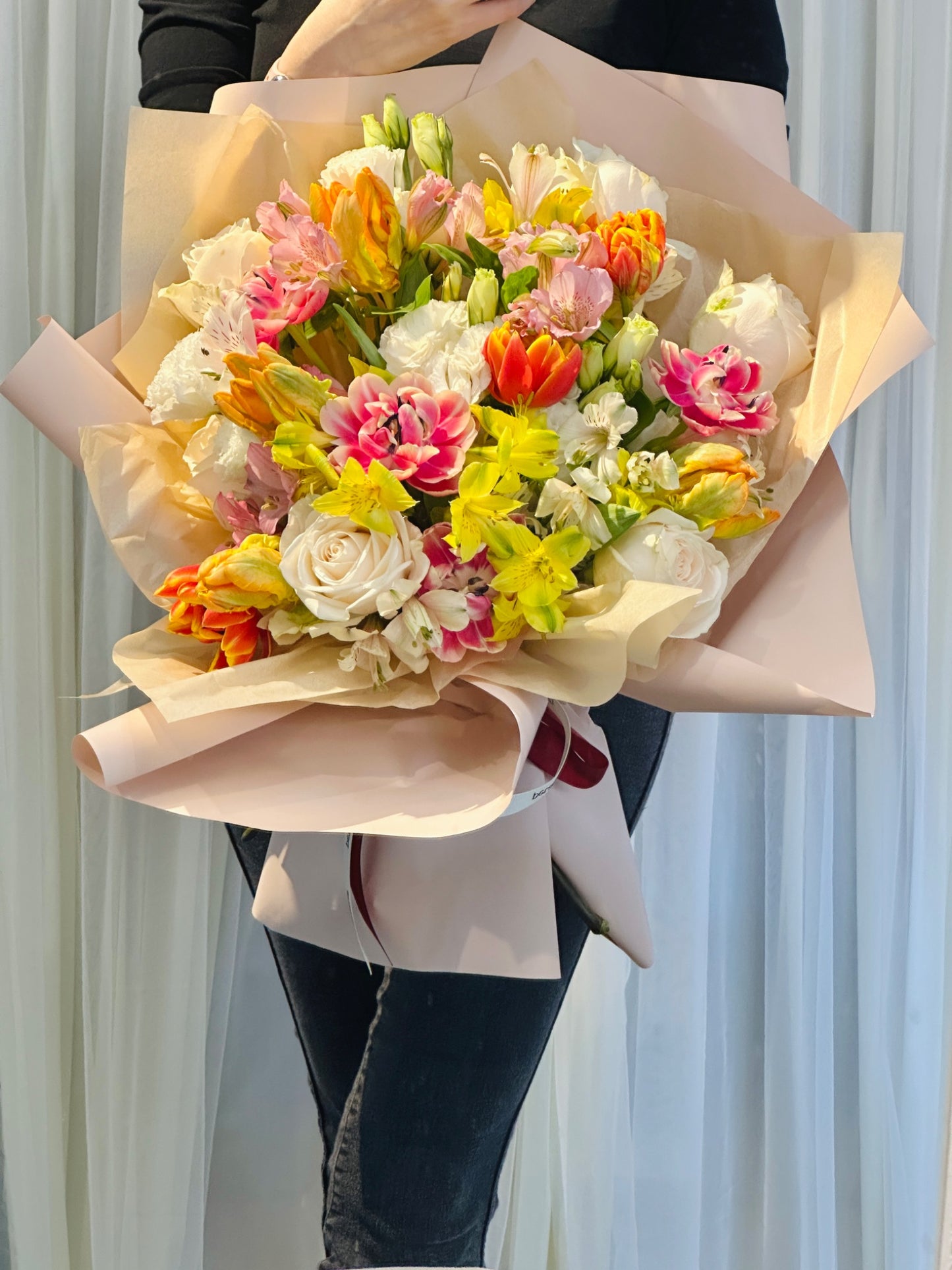 Omakase Oversized Tulip Bouquet